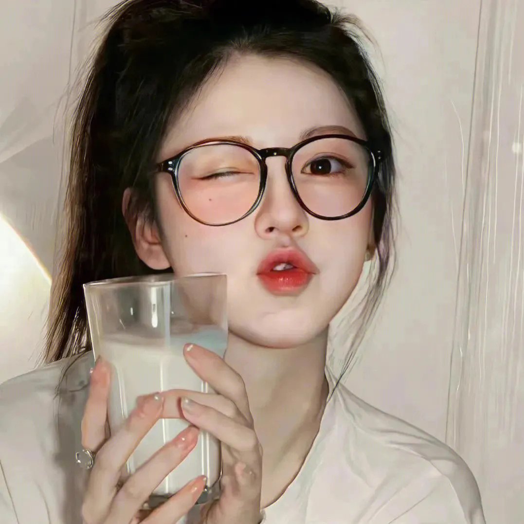 戴流苏耳环的少女